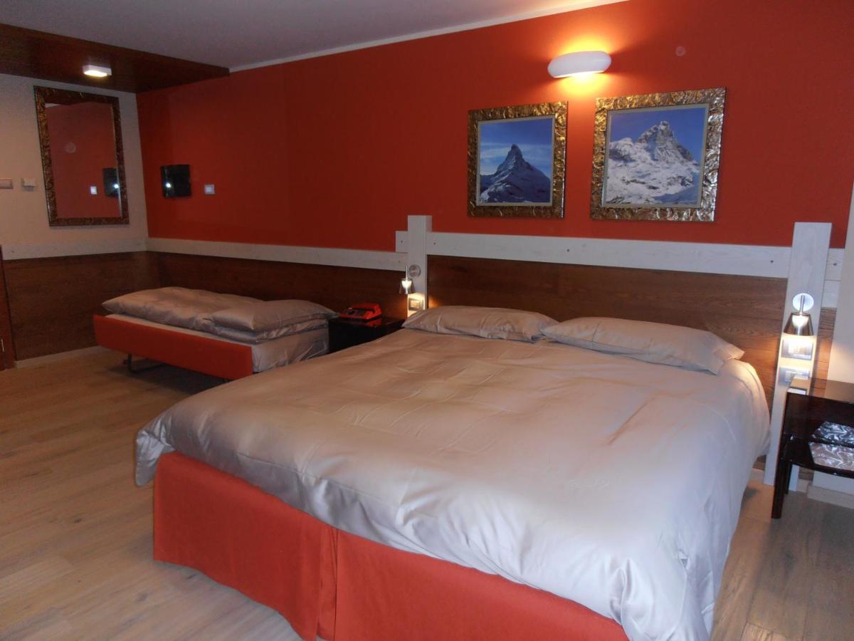 Hotel Lyskamm Breuil-Cervinia Rum bild