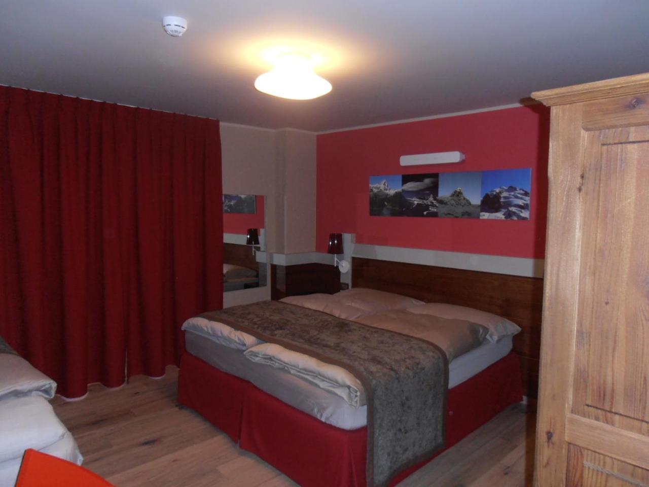 Hotel Lyskamm Breuil-Cervinia Exteriör bild
