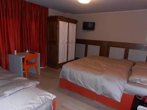 Hotel Lyskamm Breuil-Cervinia Exteriör bild